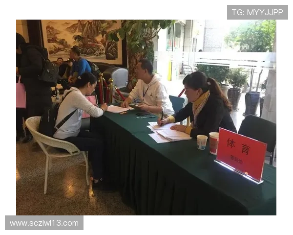 足球明星叉腰动作集锦精彩瞬间回顾尽显风采与魅力